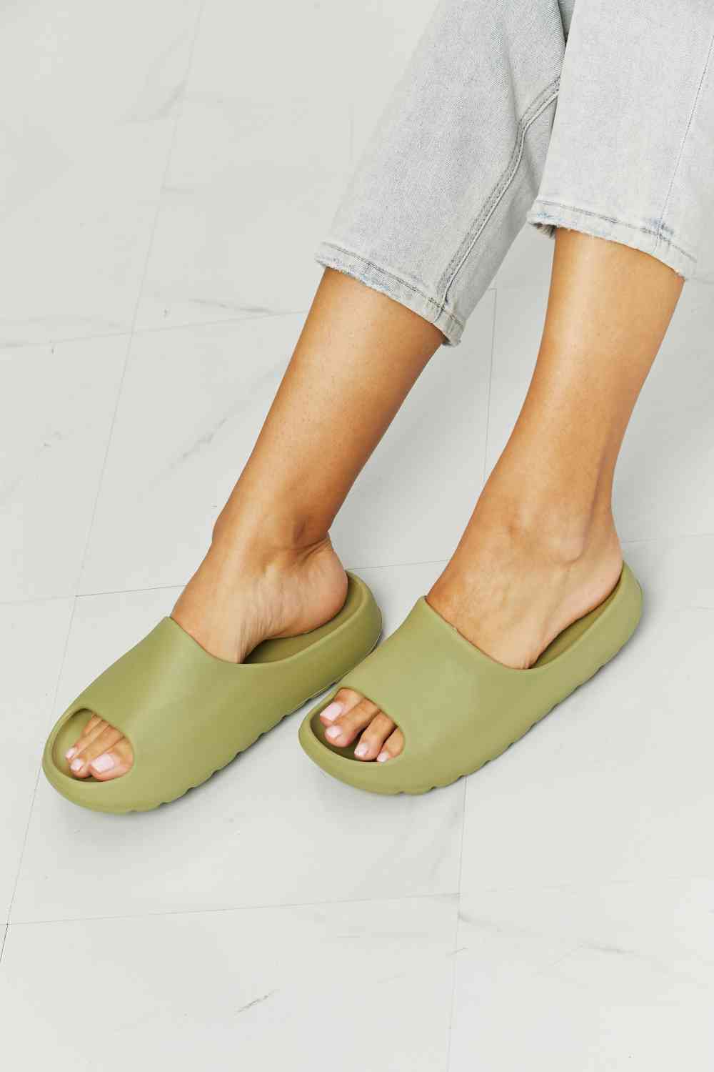 Slip-on Summer Slides in Green