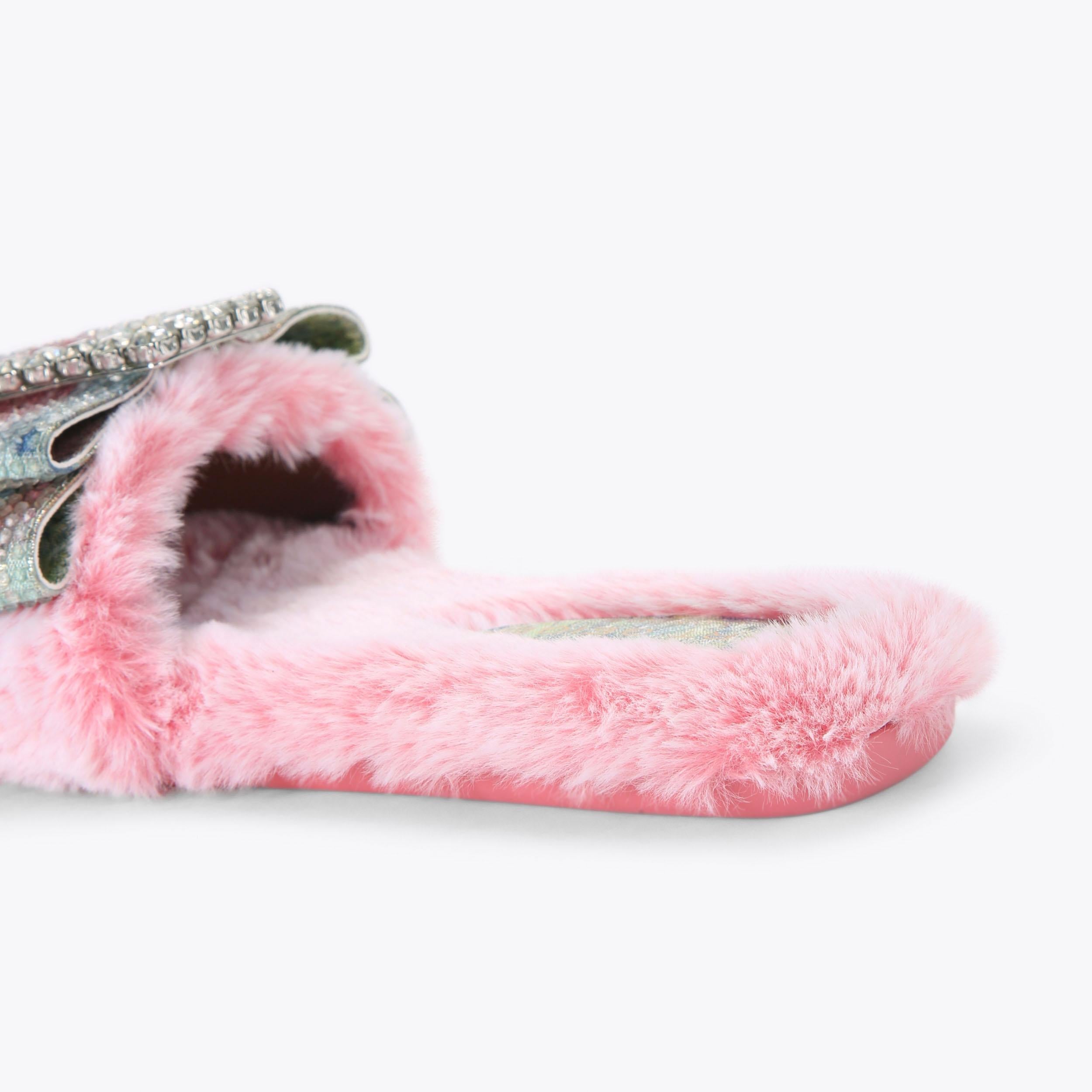 Cosy Bow Slide — Pale Pink Faux Fur Slipper, detail
